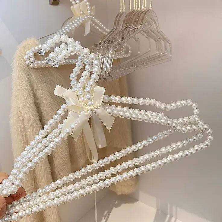 Peral Hanger