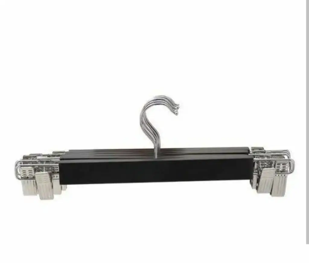 Plastic clip hanger